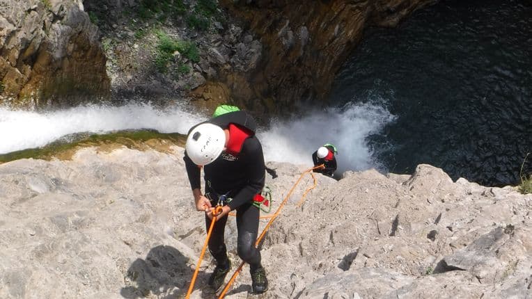 Torrent de la Lance - Descente en rappel dans le Torrent de la Lance