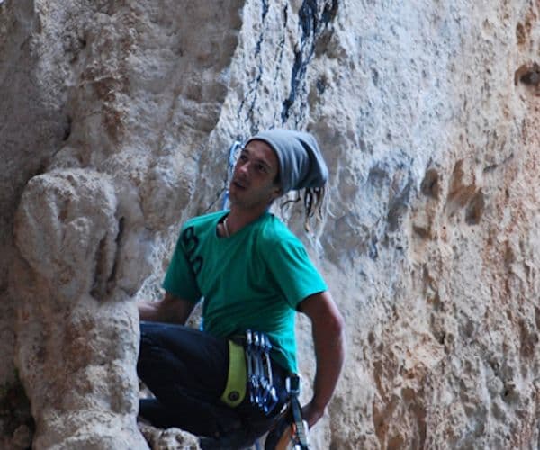 Nicolas CRUZ, né en août 1983, moniteur d’escalade et de canyoning depuis 2004